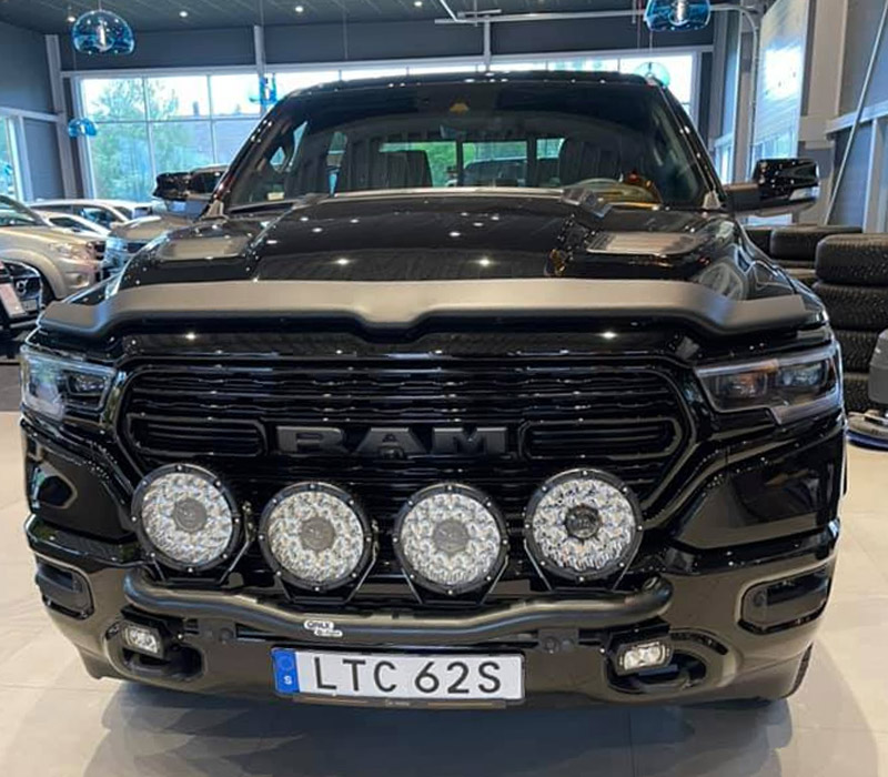 Svart RAM 1500 Crew Cab Limited Night Edition stulen i Kallhäll nordväst om Stockholm