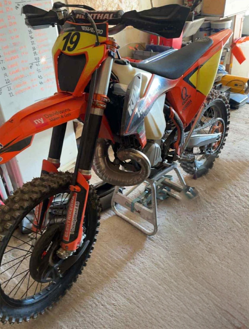 KTM 250 EXC TPI och KTM 350 EXC-F Six Days stulna mellan Vadstena och Skänninge
