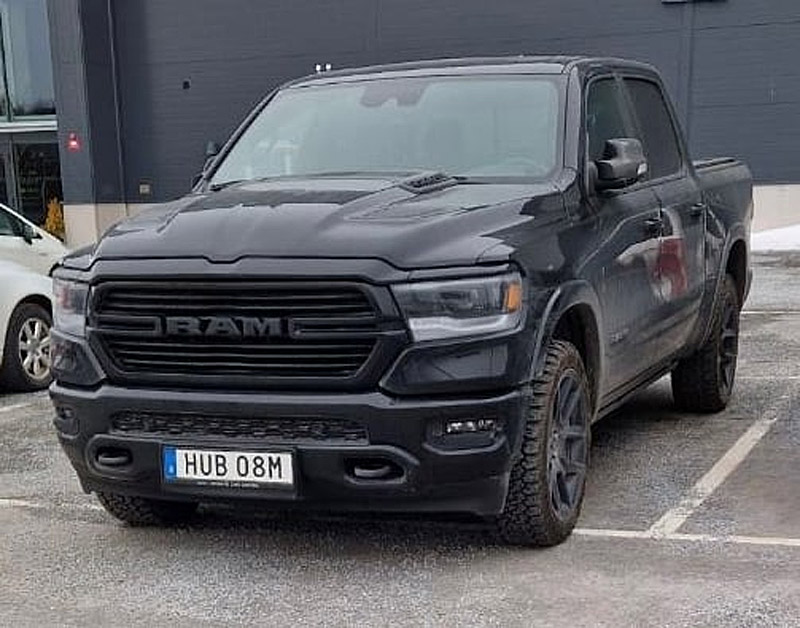 Svart RAM Crew Cab Laramie stulen i Almunge öster om Uppsala