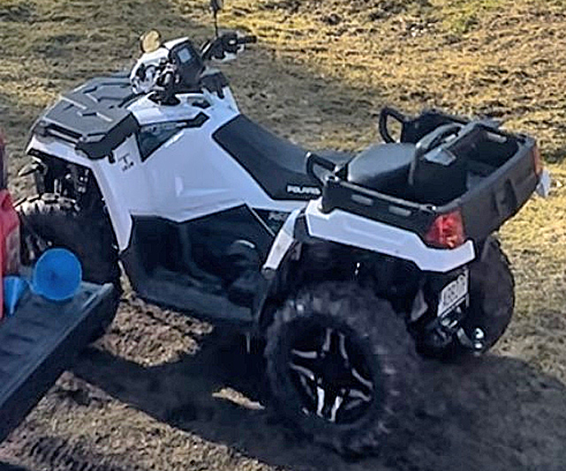 Vit fyrhjuling Polaris Sportsman X2 570 AWD stulen öster om Kumla