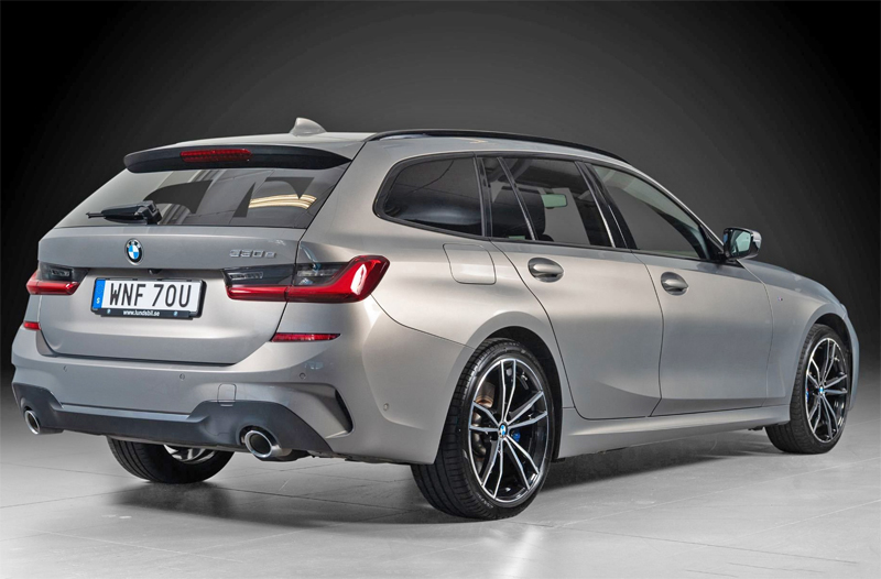 Grå metallic BMW 330e Touring stulen efter nyckelfiske i Varberg