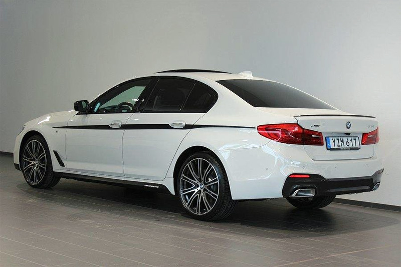 Vit BMW 540I Xdrive M Performance Ultimate Edition sedan stulen i Uthamra, Vallentuna