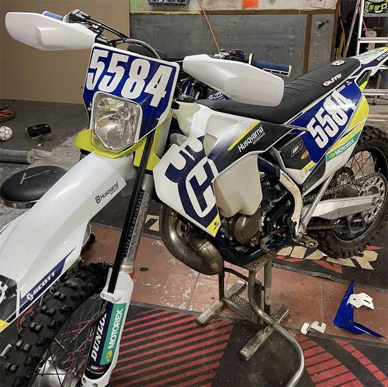 Husqvarna TE 150I, KTM SX 65 och Yamaha PV 50 stulna i Österstad utanför Motala