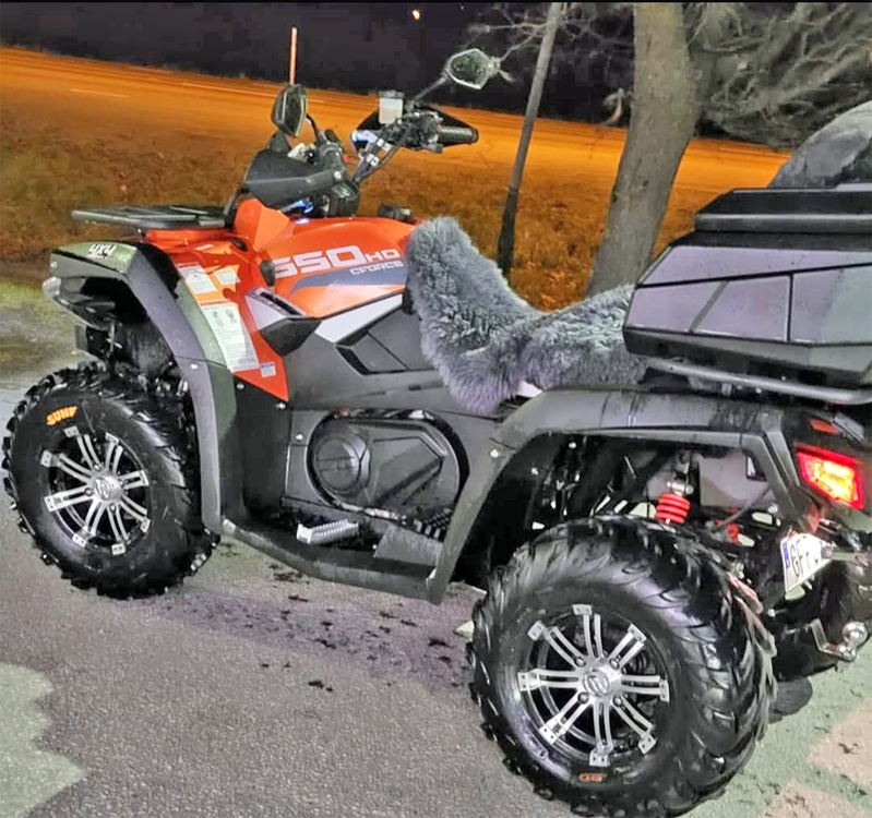 Orange fyrhjuling CFMoto CForce 550 stulen i Kramfors