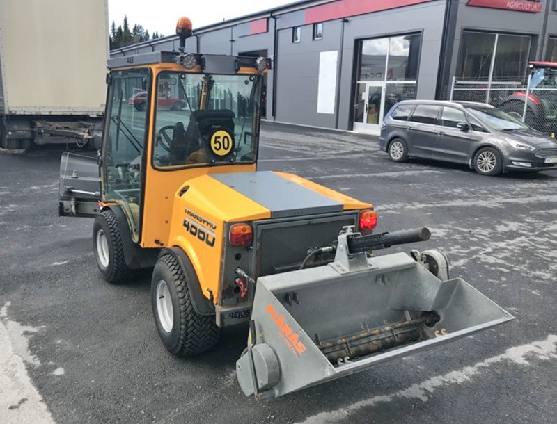 Gul redskapsbärare BELOS Transpro 4560 stulen i Bro nordväst om Stockholm