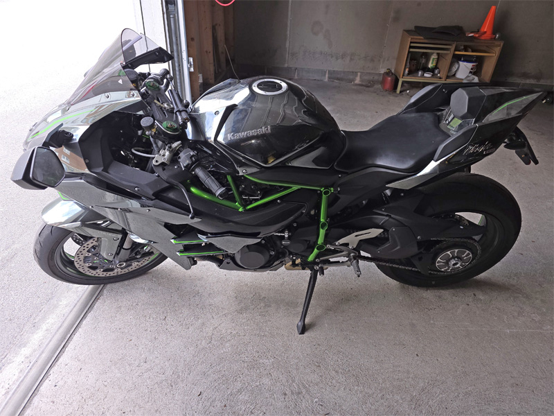 Svart Kawasaki Ninja H2 stulen i Mölndal