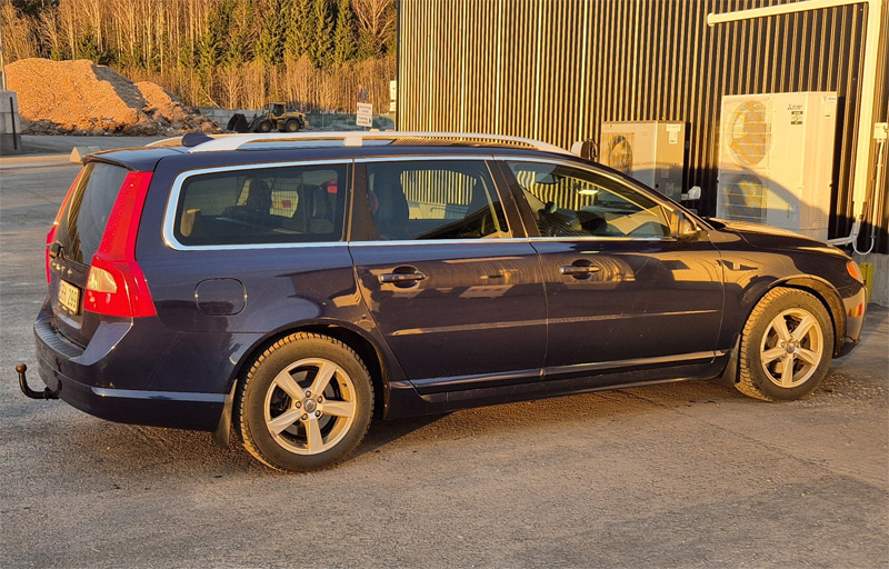 Blå Volvo V70 D3 Ocean Race stulen i Timrå norr om Sundsvall