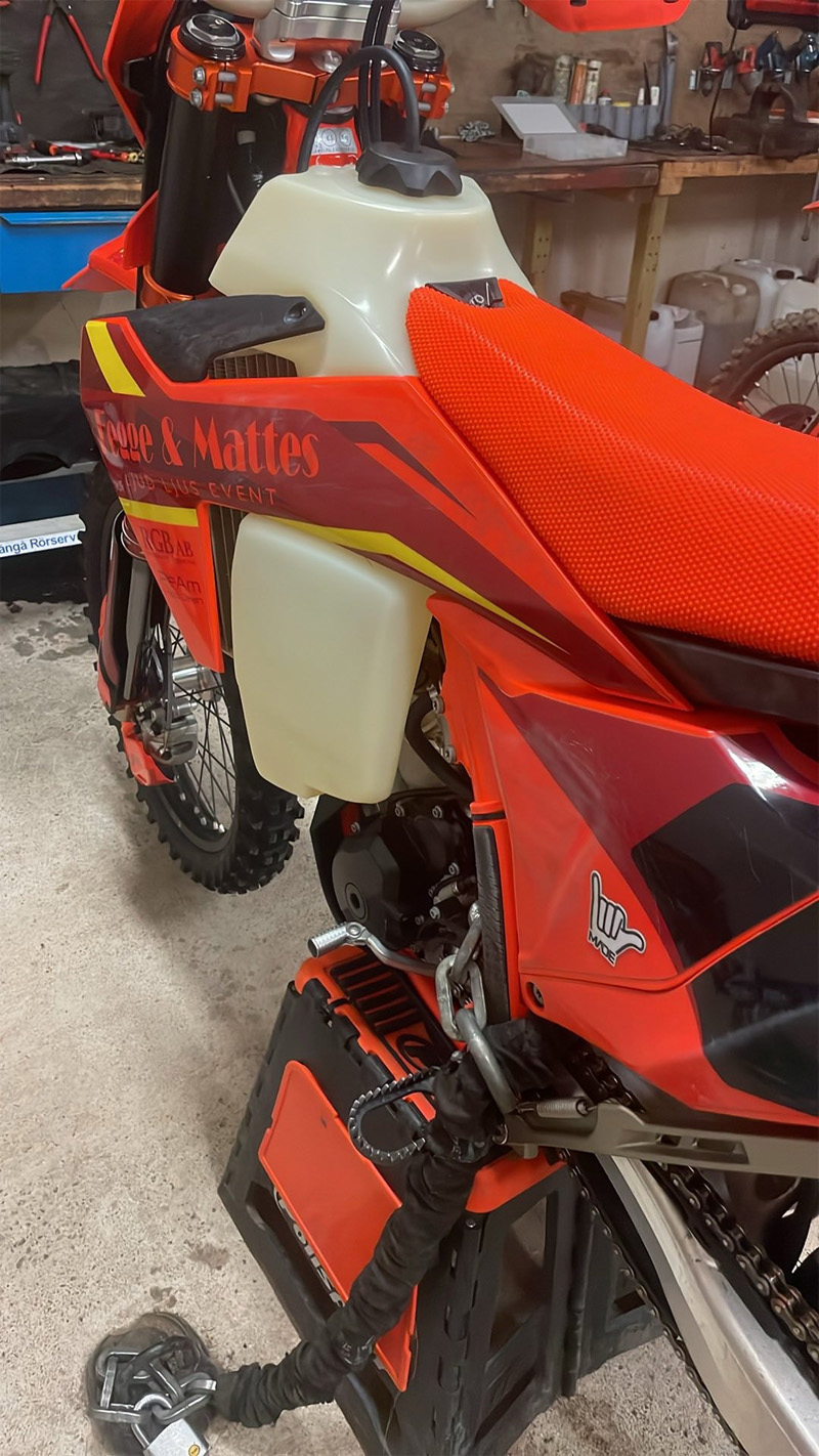 KTM 250 EXC TPI och KTM 350 EXC-F Six Days stulna mellan Vadstena och Skänninge