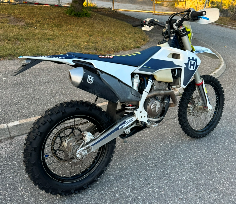 Husqvarna FE 250 stulen i Väppeby sydost om Enköping