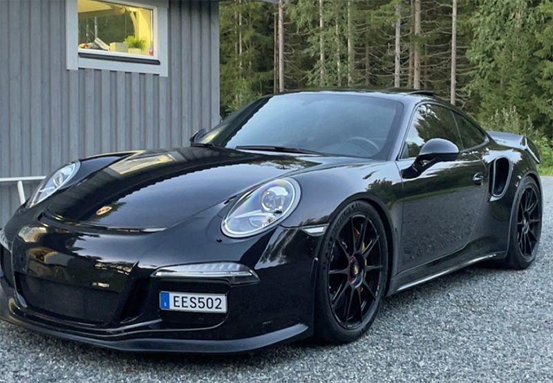 Svart Porsche 911/991 Turbo stulen i Hällefors