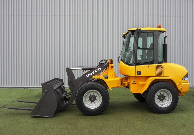 Gul hjullastare Volvo L30B stulen i Gideonsberg, Västerås