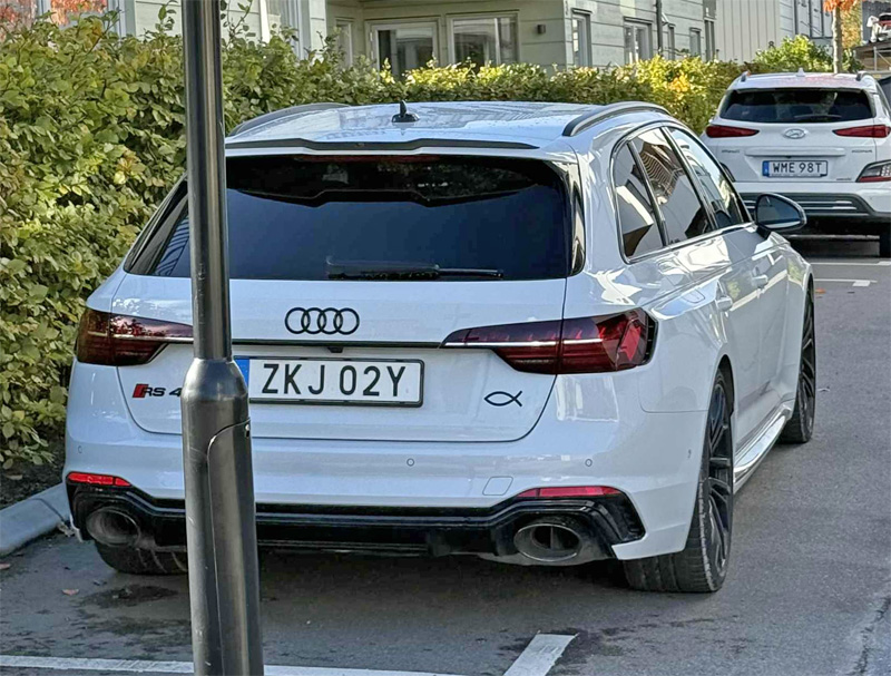Vit Audi RS4 Avant 2.9 FSI V6 Quattro stulen i Trosa