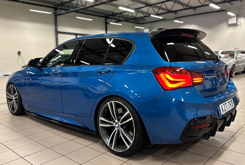 Blå BMW M140i stulen i Anderslöv nordost om Trelleborg