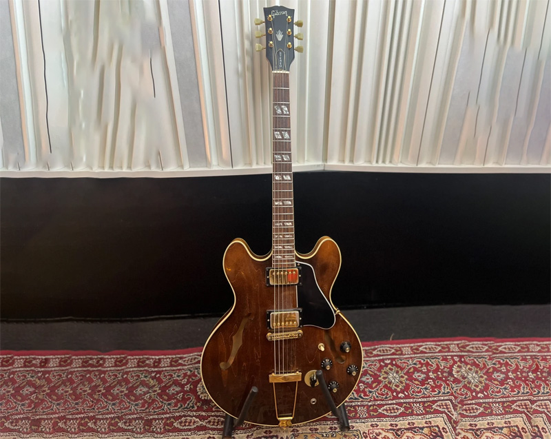 Polisen söker information om en Gibson från 1976