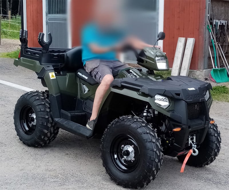 Grön fyrhjuling Polaris X2 Sportsman 570 EPS stulen i Timrå