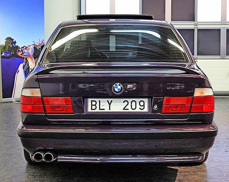 Daytonaviolett BMW M5 3,8 E34 stulen i Bro mellan Stockholm och Enköping