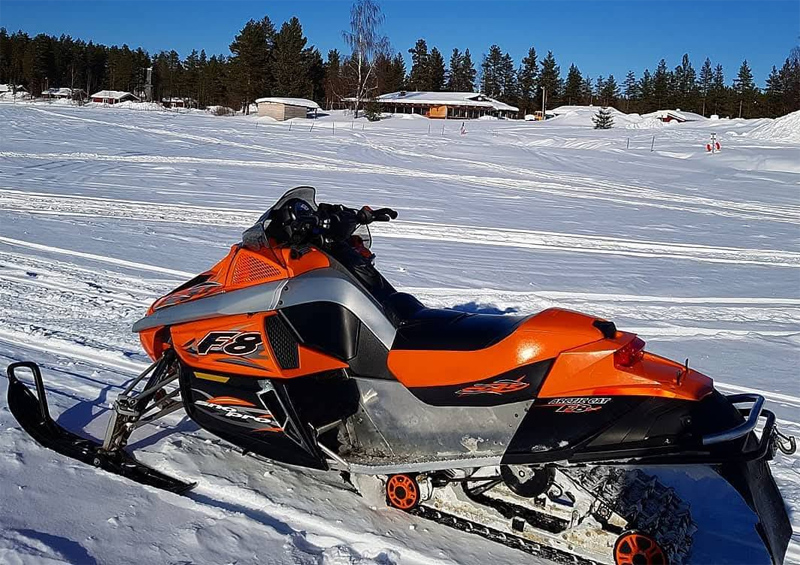 Snöskoter Arctic Cat F8 Sno Pro stulen i Ljusåker utanför Bjurholm