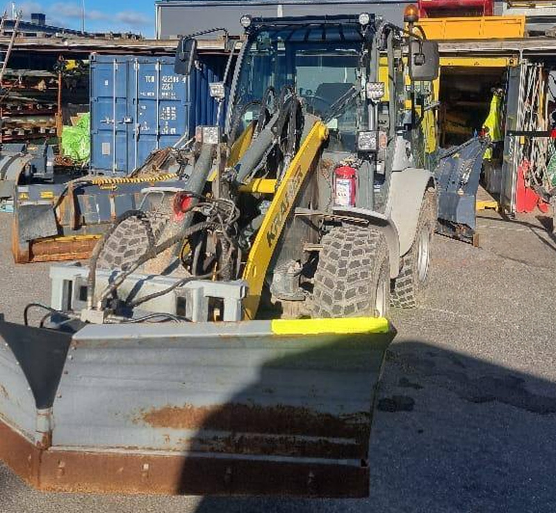 Hjullastare Kramer 5075 stulen vid Flatenbadet i Älta utanför Stockholm