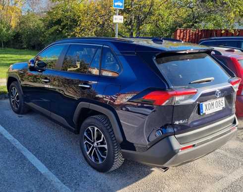 Blå Toyota RAV4 Hybrid AWD Executive stulen i Bromsten/Spånga, Stockholm