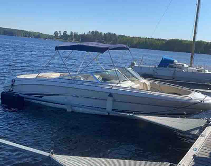 Sea Ray 230 Bowrider stulen på trailer i Sundborn, Falun