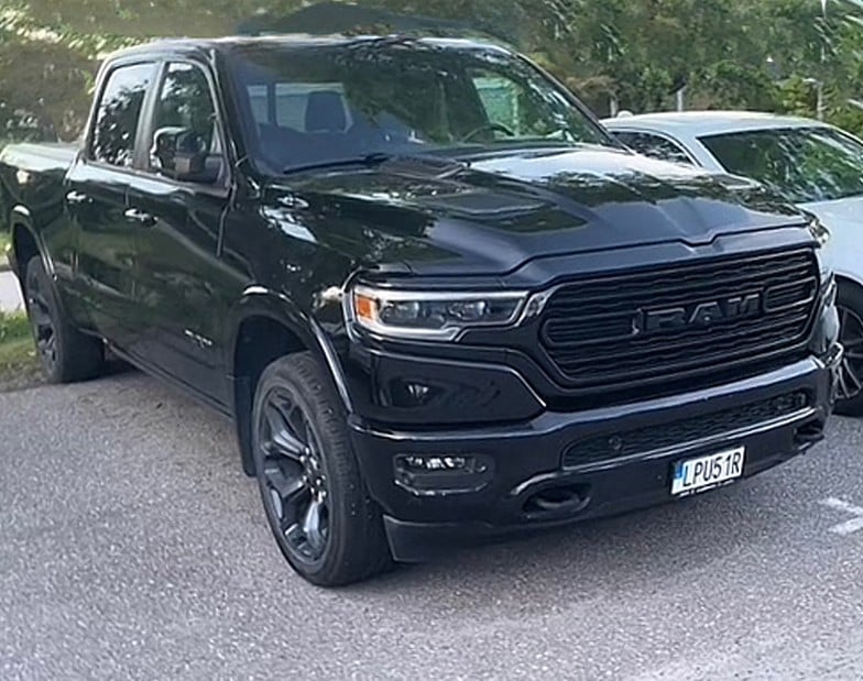 Svart RAM 1500 Crew Cab Limited Night Edition stulen i Gamla Uppsala, Uppsala