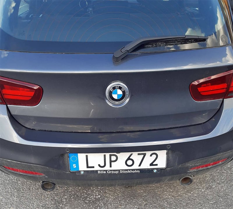 Mineralgrå metallic BMW M140I Xdrive stulen i Årsta Stockholm