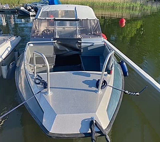 Buster XXL med 115 Hk Yamaha stulen på Värmdö, Stockholm.