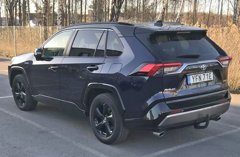 Blå Toyota RAV4 Hybrid AWD stulen i Källby mellan Lidköping och Götene