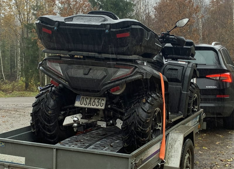 Grå fyrhjuling CF Moto CForce 625 Touring stulen i Ryssby öster om Ljungby