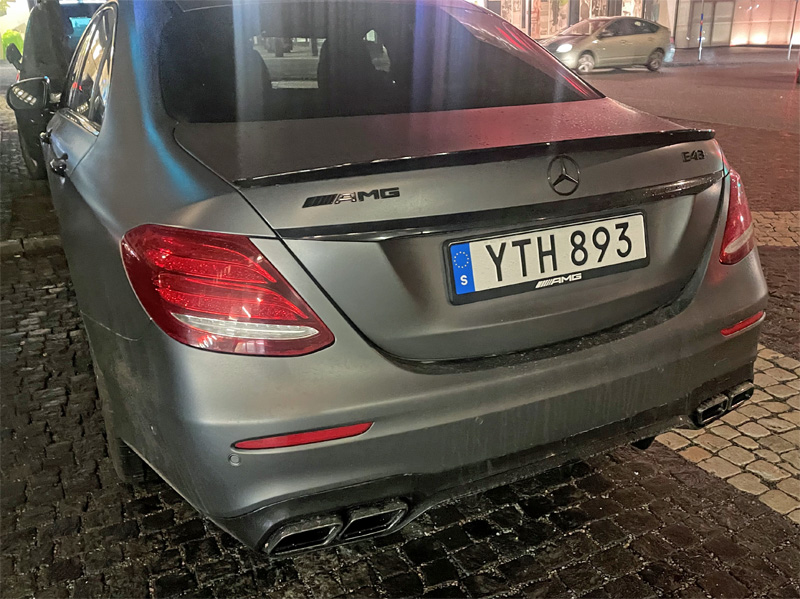 Grå metallic Mercedes Benz AMG E43 4Matic stulen i Eneby, Bromma, Stockholm