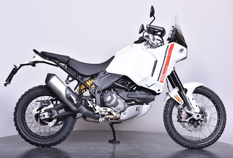 Vit Ducati Desert X stulen i Gråbo nordost om Göteborg