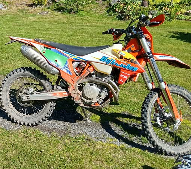 KTM 250 EXC-F stulen i Mellösa norr om Flen