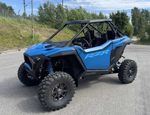 Blå Polaris RZR PRO XP Ultimate Turbo stulen i Gävle