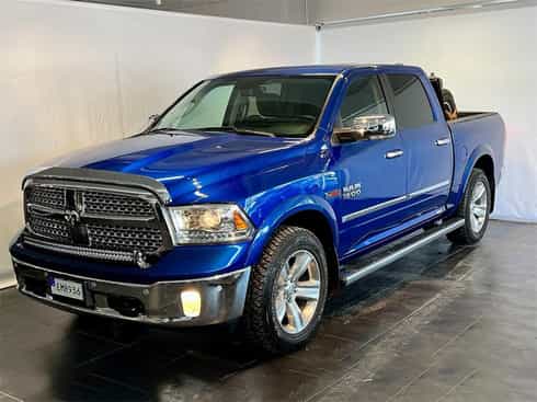 Blå metallic RAM 1500 Crew Cab AWD Diesel stulen i Charlottenberg