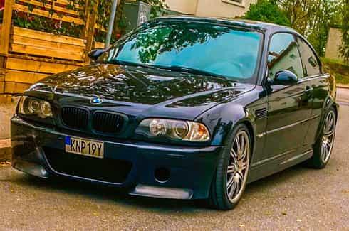 Mörkblå metallic BMW M3 Coupé E46 stulen på Östermalm, Stockholm