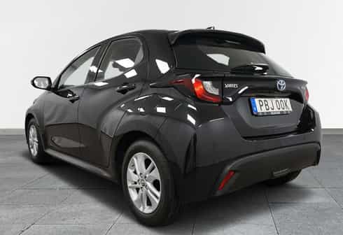 Svart Toyota Yaris Hybrid stulen i Farsta, Stockholm
