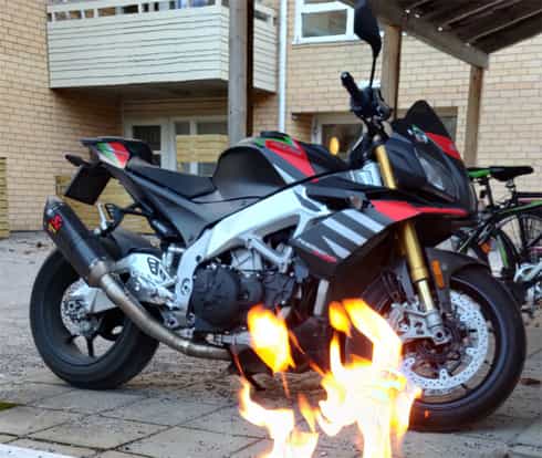 Aprilia Tuono V4 1100 Factory stulen i Upplands Väsby