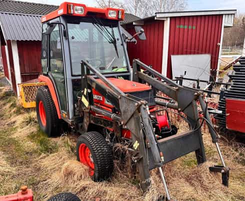 Röd Kubota ST-30 stulen i Åkersberga