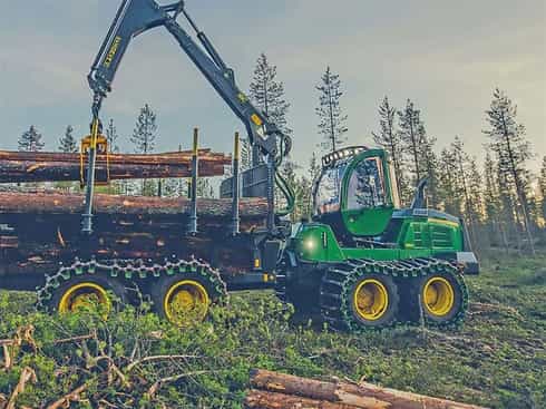 Skotare John Deere 1510G 8WD stulen i Vännäs väster om Umeå