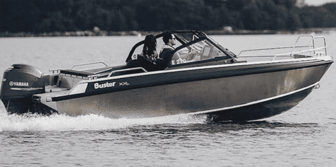 Buster XXL med 150 hk Yamaha stulen på Värmdö, Stockholm